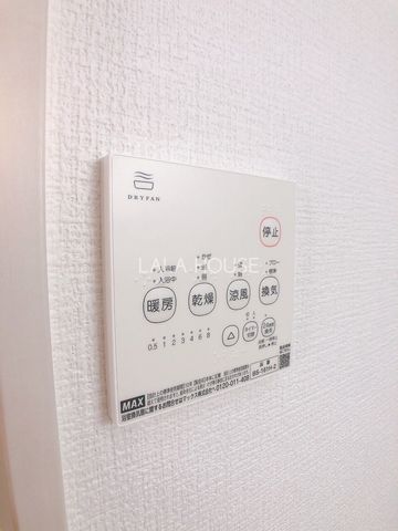 ̑ -