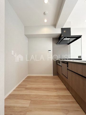 Lb` -
