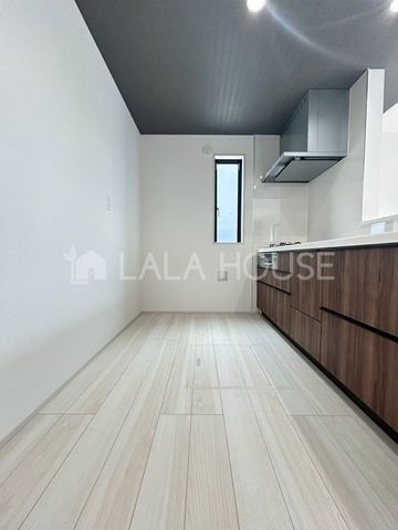 Lb` -