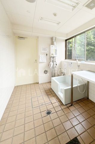 ̑ UǍɓOɃybg̑􂤂ƂłXy[X