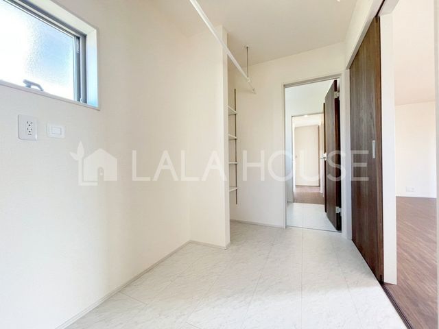 ʑEʏ ʎƗ̊ԂɃh[[聙̂ŖZ͎Ɏ葁āAJ̓܂ˁ