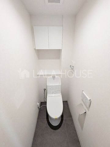 �g�C�� �g�C���ɂ͉��K�ȉ������֍��t���I