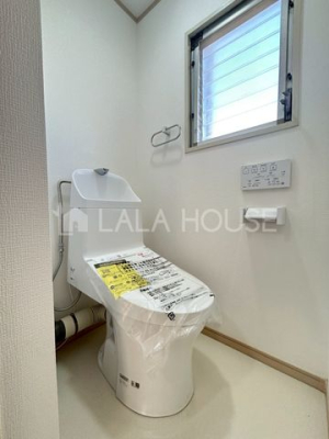 �g�C�� �g�C���ɂ͉��K�ȉ������֍��t��