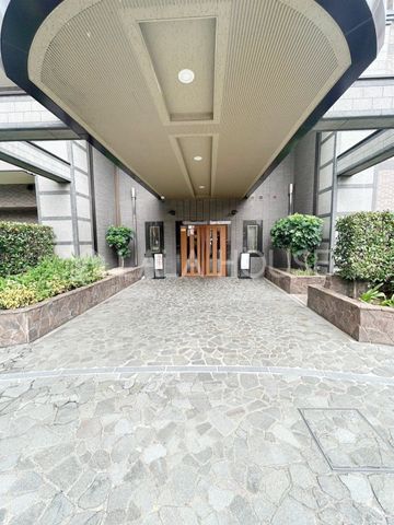 �G���g�����X -