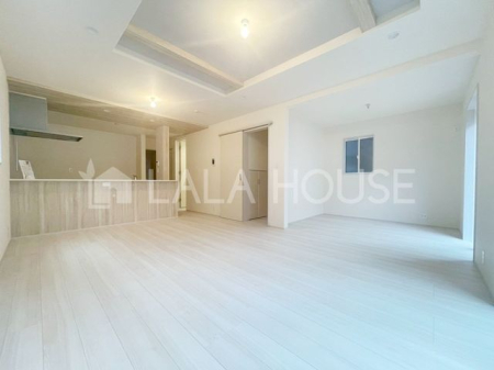 ���r���O �i�`�������Ȗؖڒ��̏�����؂̂ʂ��������������L�X�Ƃ���17���̃��r���O���[����