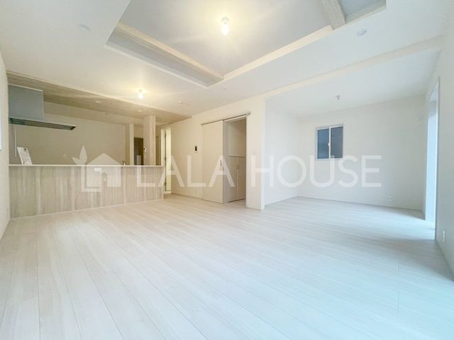 ���r���O �i�`�������Ȗؖڒ��̏�����؂̂ʂ��������������L�X�Ƃ���17���̃��r���O���[����