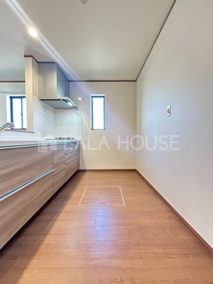 �L�b�`�� �①�ɂ�J�b�v�{�[�h��u���Ă������Ȃ�Ȃ��L�b�`���X�y�[�X��