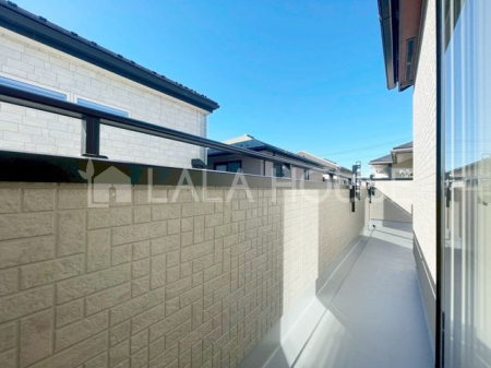 �o���R�j�[ -