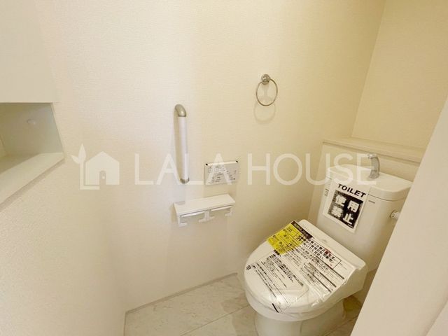 �g�C�� �g�C���ɂ͉��K�ȉ������֍��t��