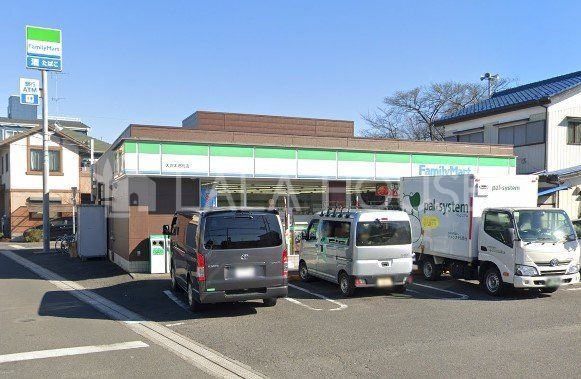 ���ӊ� �t�@�~���[�}�[�g��{�{�����X �k��7���B 500m