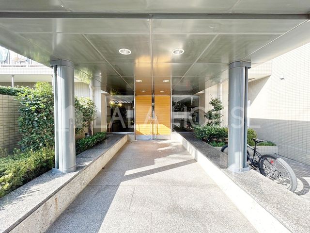 �G���g�����X -