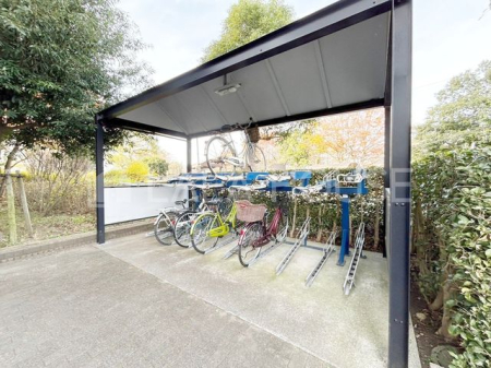 ���̑� ���֏�͉����t���Ȃ̂ŁA�J���̉e����h�����Ƃ��ł��܂��B