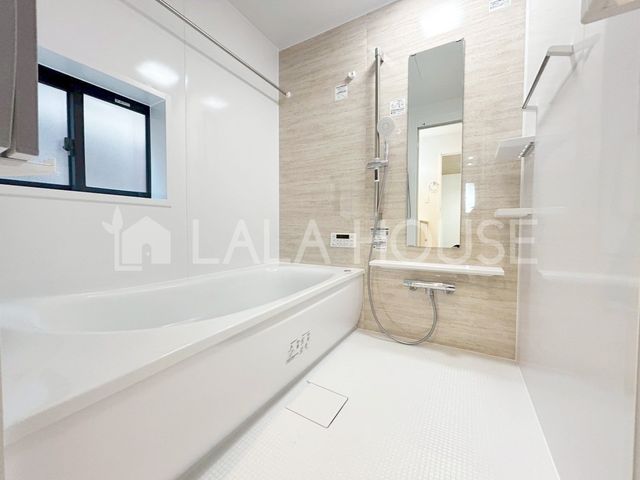 ���� ���������@�t�Ȃ̂ŁA�J�̓���ԕ����C�ɂȂ�G�߂����������ł��܂��B