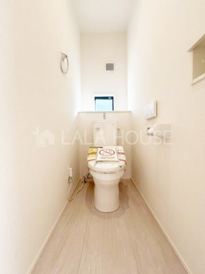 �g�C�� �g�C���ɂ͉��K�ȉ������֍��t��