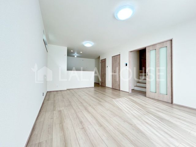 ���r���O �i�`�������Ȗؖڒ��̏�����؂̂ʂ��������������L�X�Ƃ���17.5���̃��r���O���[����