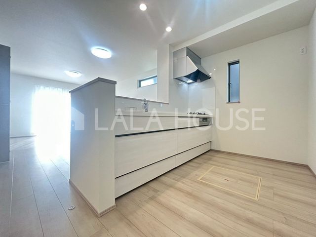 �L�b�`�� �①�ɂ�J�b�v�{�[�h��u���Ă������Ȃ�Ȃ��L�b�`���X�y�[�X��