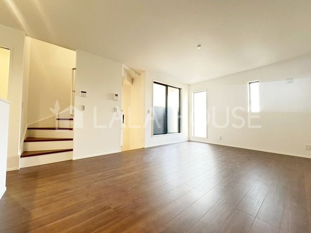 ���r���O �q��ĉƑ��̃R�~���j�P�[�V��������ރ��r���O�C���K�i�͎q�ǂ������C�ɓ���̋�ԁ�