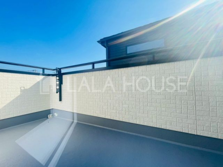 �o���R�j�[ -