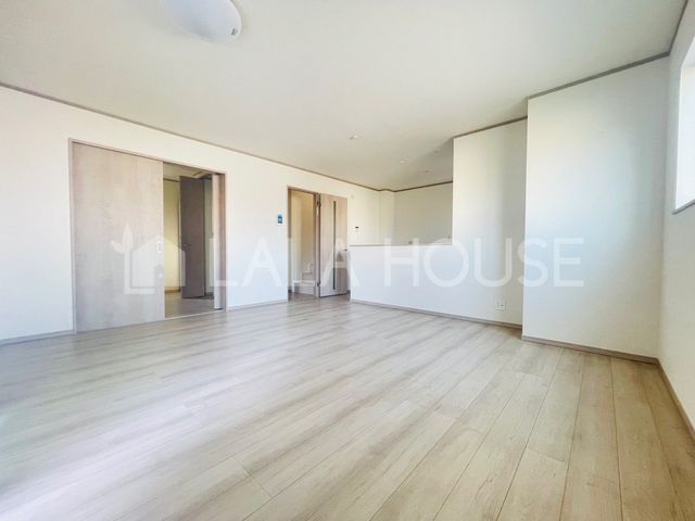 ���r���O �Ƒ��S���喞�����������ꂽ�f�U�C���ƍŐV�@�\�ŐS�n�̂悢���Z��Ԃ����񋟂��܂��B