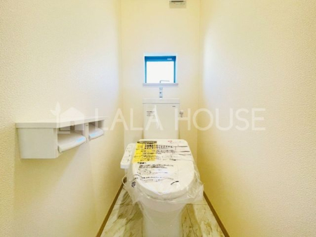 �g�C�� 3�ʃ~���[�̌��͎��[�X�y�[�X�������B�������̂�����͉̂B���āA�X�b�L���V���v���Ȑ��ʑ�ɁI