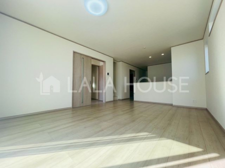 ���r���O �L�XLDK20.12�����������ꂽ�f�U�C���ƍŐV�@�\�ŐS�n�̂悢���Z��Ԃ����񋟂��܂��B