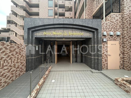 �G���g�����X �I�[�g���b�N�t�����L���ւŕs�R�҂��V���b�g�A�E�g�I���q���܂̂�����Ԃɂ����S�ł���