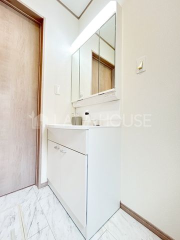 ���ʑ�E���ʏ� ����������X�^�C���b�V���ȃf�U�C���̐��ʉ��ϑ䁦A�������ʎ{�H��