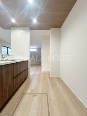 �L�b�`�� �①�ɂ�J�b�v�{�[�h��u���Ă������Ȃ�Ȃ��L�b�`���X�y�[�X��