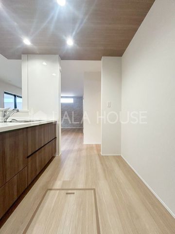 �L�b�`�� �①�ɂ�J�b�v�{�[�h��u���Ă������Ȃ�Ȃ��L�b�`���X�y�[�X��