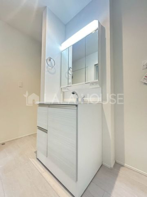 ���ʑ�E���ʏ� ����������X�^�C���b�V���ȃf�U�C���̐��ʉ��ϑ�