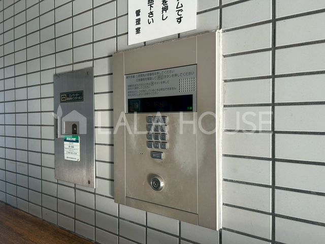 �G���g�����X �s�R�҂⊩�U���Ȃǂ��������ɗ�������̂�h���I�[�g���b�N�t���B