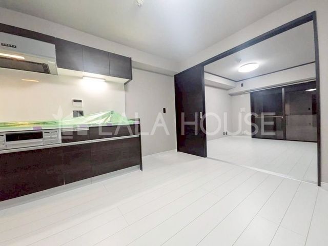 ���r���O �S�����t�H�[���ς݂̐V�����Z�܂��ŁA���K�ȕ�炵���������ŐV�̐ݔ��ƃf�U�C���ŁA�S�n�悢��Ԃ����񋟂��܂��B