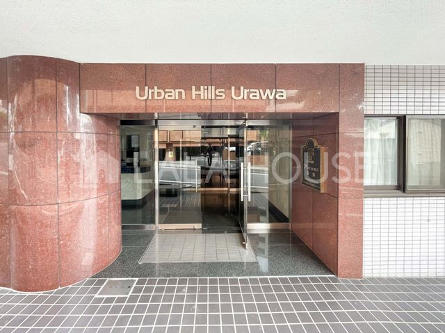 �G���g�����X �I�[�g���b�N�t���̃G���g�����X