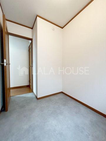 ���[ 2�K�̔[��