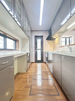 �L�b�`�� �L�b�`�����[�[�������Ə����������֗��Ŗ��邢�L�b�`���X�y�[�X�ł���