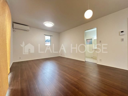 ���r���O -