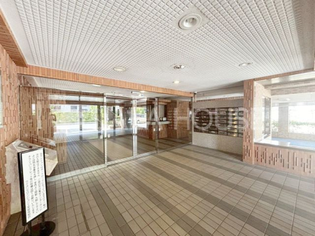 �G���g�����X -