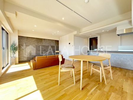 ���r���O �S�����t�H�[���ς݂̐V�����Z�܂��ŁA���K�ȕ�炵���������ŐV�̐ݔ��ƃf�U�C���ŁA�S�n�悢��Ԃ����񋟂��܂��B