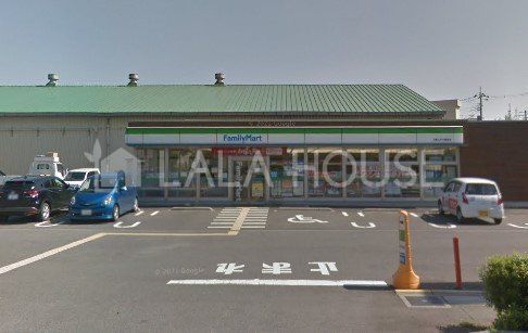 ���ӊ� �t�@�~���[�}�[�g����㕽������X �k��4���B 320m