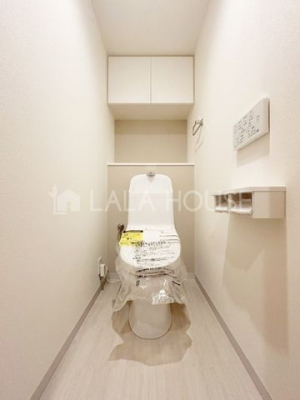 �g�C�� �g�C���ɂ͉��K�ȉ������֍��t��