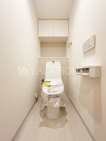 �g�C�� �g�C���ɂ͉��K�ȉ������֍��t��