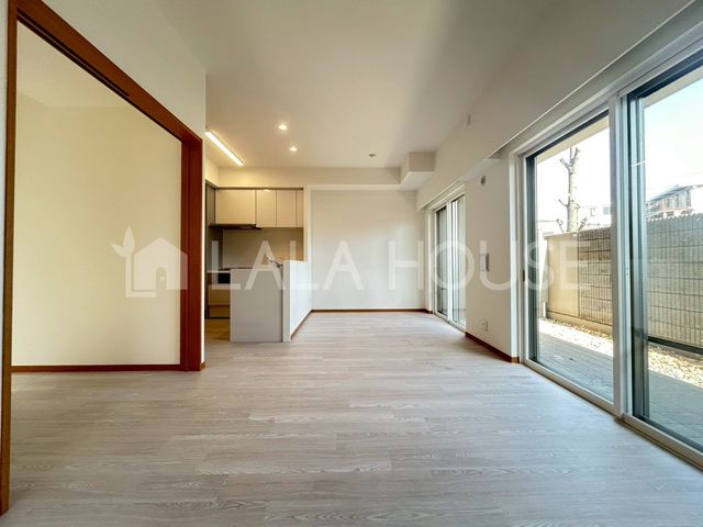 ���r���O �S�����t�H�[���ς݂̐V�����Z�܂��ŁA���K�ȕ�炵���������ŐV�̐ݔ��ƃf�U�C���ŁA�S�n�悢��Ԃ����񋟂��܂��B