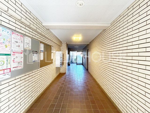 �G���g�����X -