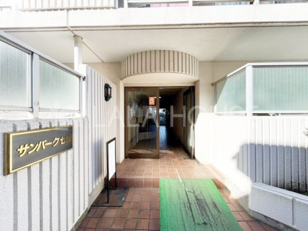 �G���g�����X -