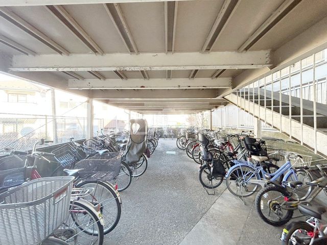 ���̑� ���֏�͉����t���Ȃ̂ŁA�J���̉e����h�����Ƃ��ł��܂��B