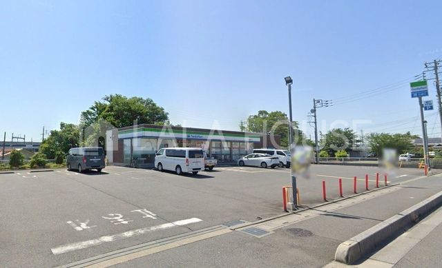 ���ӊ� �t�@�~���[�}�[�g������s���X �k��3���B 190m