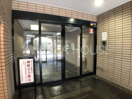 �G���g�����X �I�[�g���b�N�t���̃G���g�����X