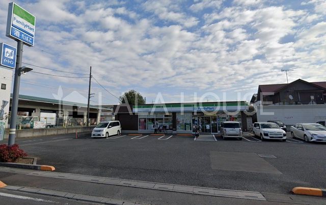 ���ӊ� �t�@�~���[�}�[�g�������ܕʏ����X �k��5���B 360m