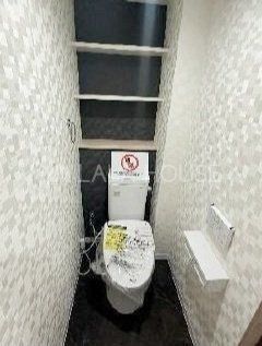 �g�C�� �g�C���ɂ͉��K�ȉ������֍��t��