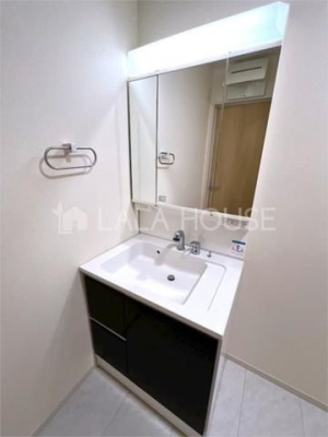 ���ʑ�E���ʏ� ����������X�^�C���b�V���ȃf�U�C���̐��ʉ��ϑ�